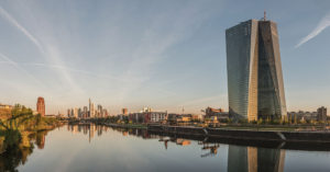 Den Europæiske Centralbanks hovedsæde i Frankfurt am Main. (Foto: DXR / Wikimedia Commons)