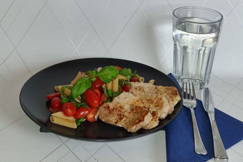 Folkekuren - Svinefilet med pastasalat