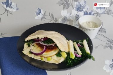 Fiskekake med eple i pitabrød (Folkekuren AS)