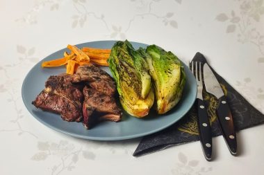 Lammekoteletter med søtpotetfries, Folkekuren AS