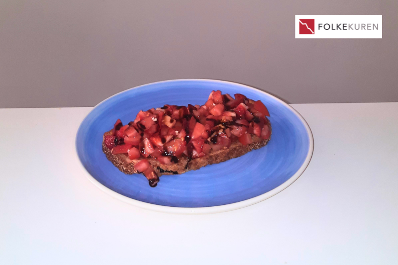 Bruscetta med jordbær, Folkekuren AS