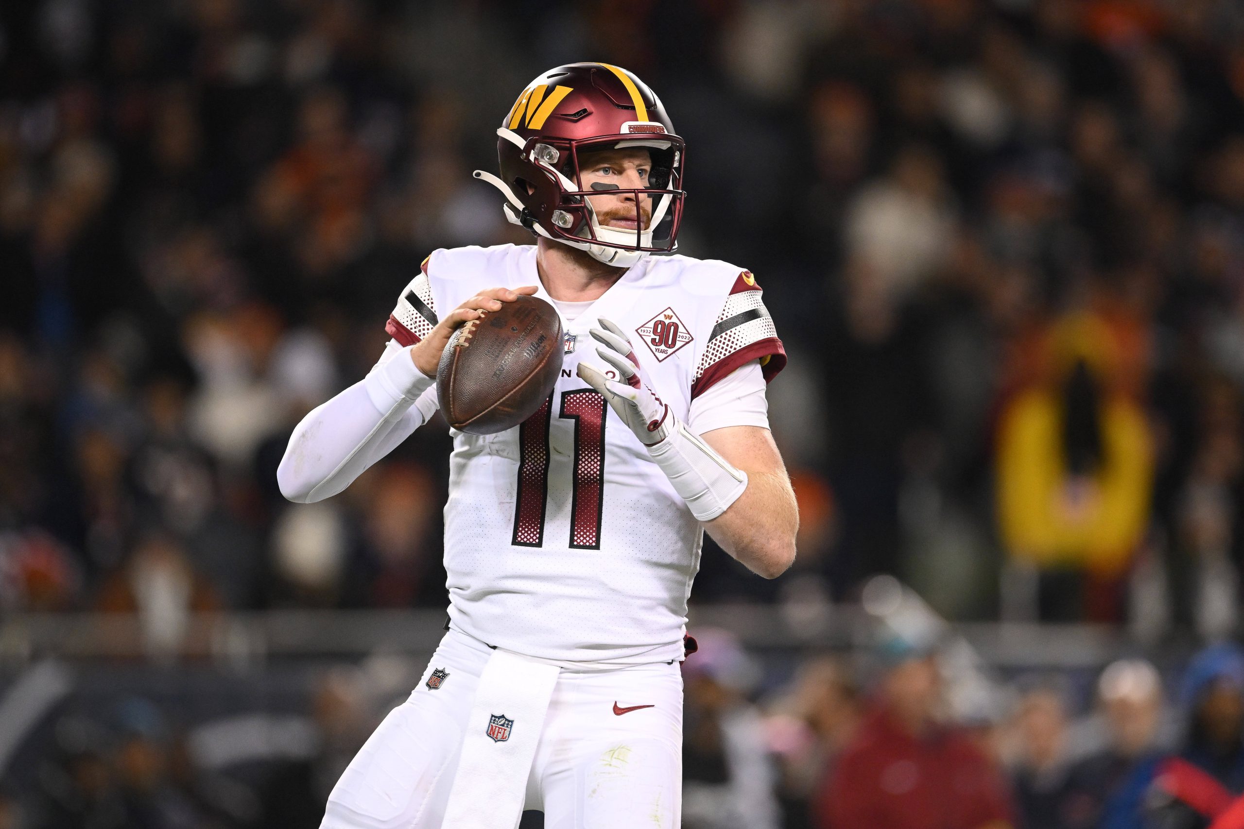 CHICAGO, IL - OCTOBER 13: Washington Commanders quarterback Carson Wentz 11 throws the football in action during a game between the Chicago Bears and the Washington Commanders on October 13, 2022 at Soldier Field, in Chicago, IL. Photo by Robin Alam/Icon Sportswire NFL, American Football Herren, USA OCT 13 Commanders at Bears Icon164221013007