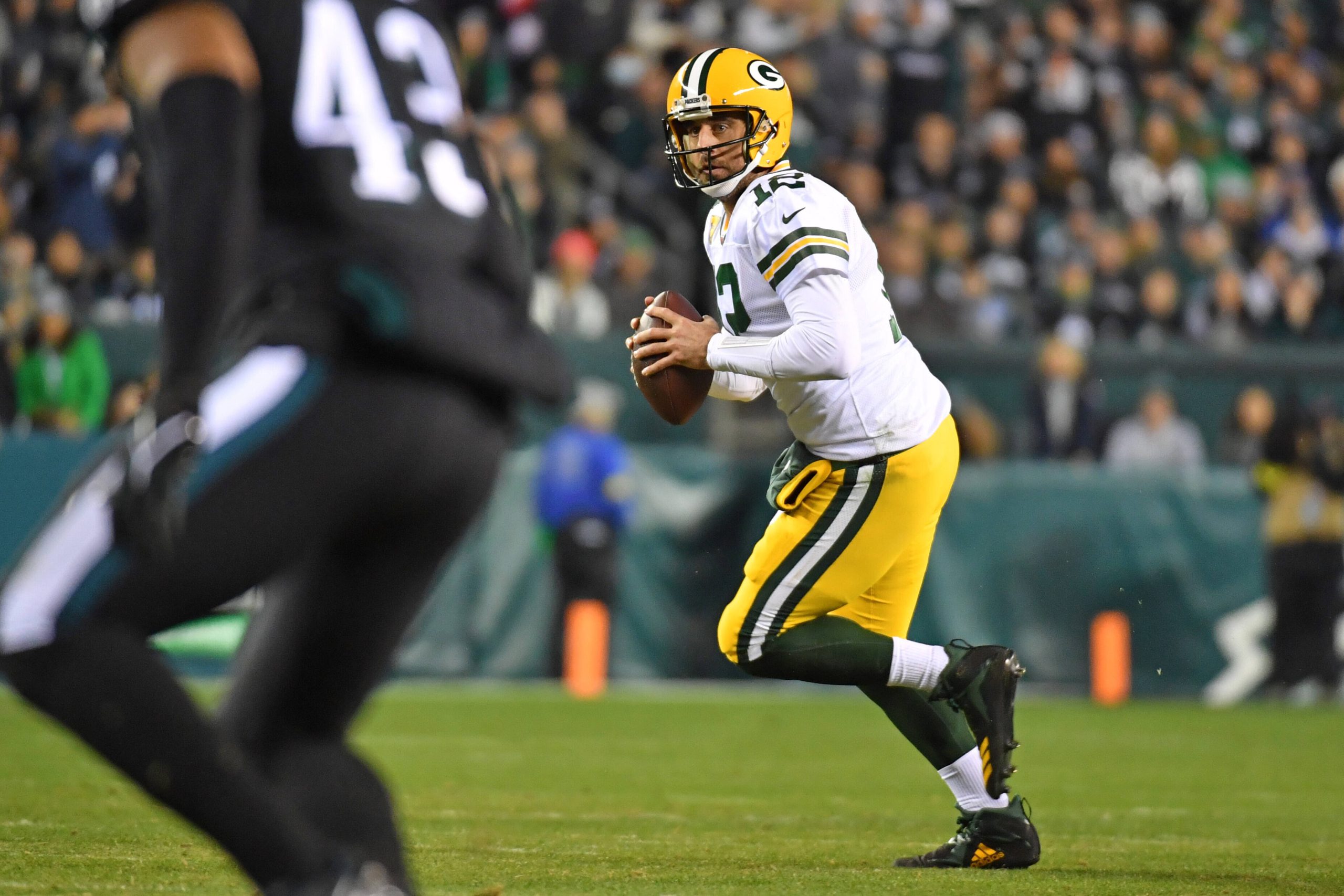 NFL, American Football Herren, USA Green Bay Packers at Philadelphia Eagles Nov 27, 2022 Philadelphia, Pennsylvania, USA Green Bay Packers quarterback Aaron Rodgers 12 looks for a receiver against the Philadelphia Eagles during the second quarter at Lincoln Financial Field. Philadelphia Lincoln Financial Field Pennsylvania USA, EDITORIAL USE ONLY PUBLICATIONxINxGERxSUIxAUTxONLY Copyright: xEricxHartlinex 20221127eh_se7_1771