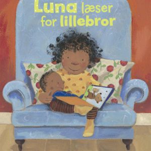 Luna læser for lillebror