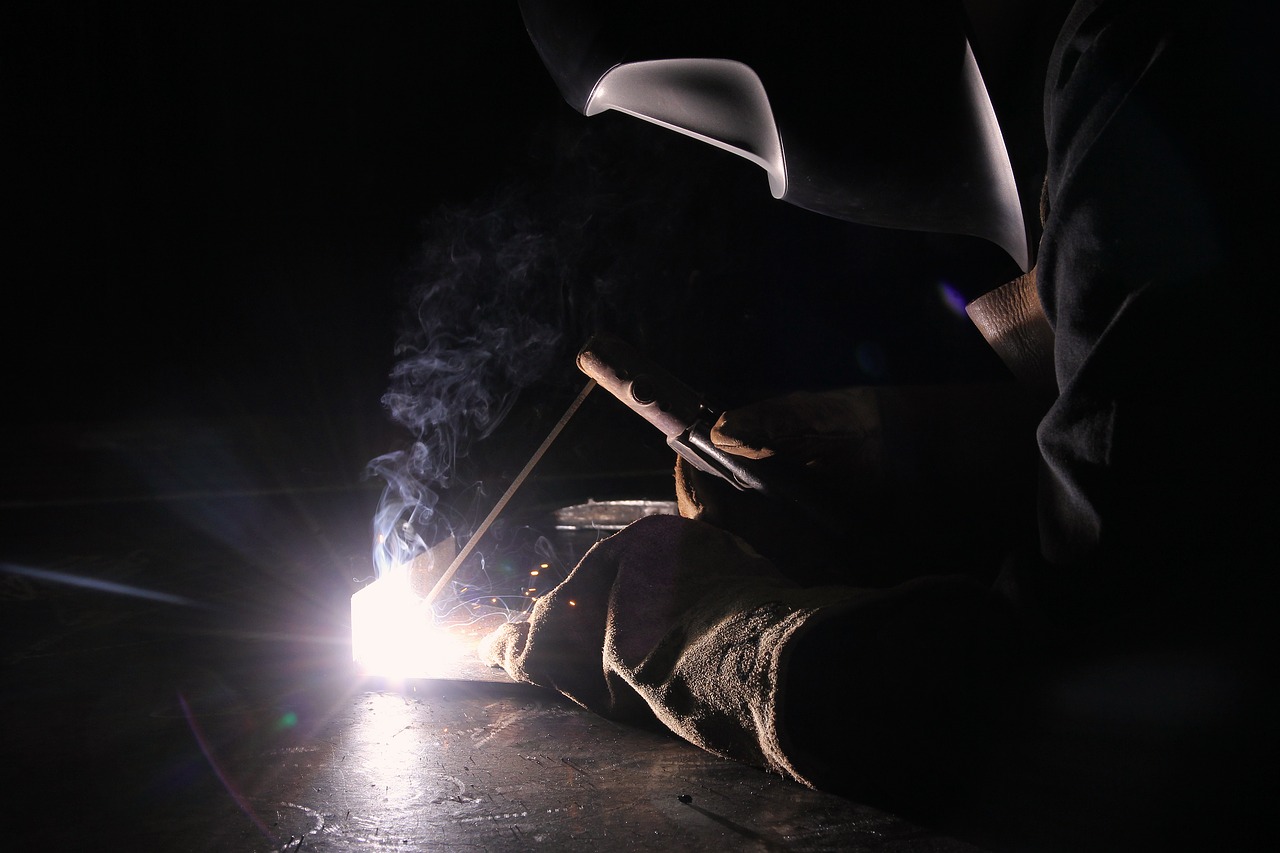 welder-welding-workshop-3498993 welder, welding, workshop-3498993.jpg