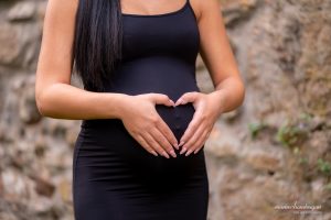 Babybauch_Herz_Fotoshooting