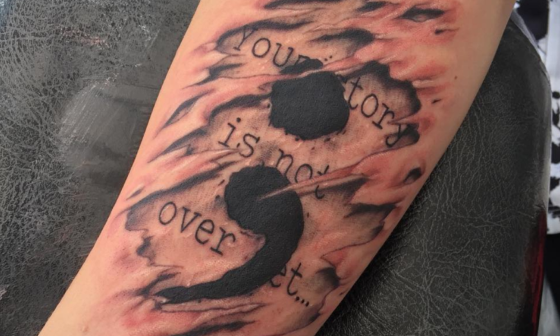 Simple tattoo reveals how depression feels  MiNDFOOD