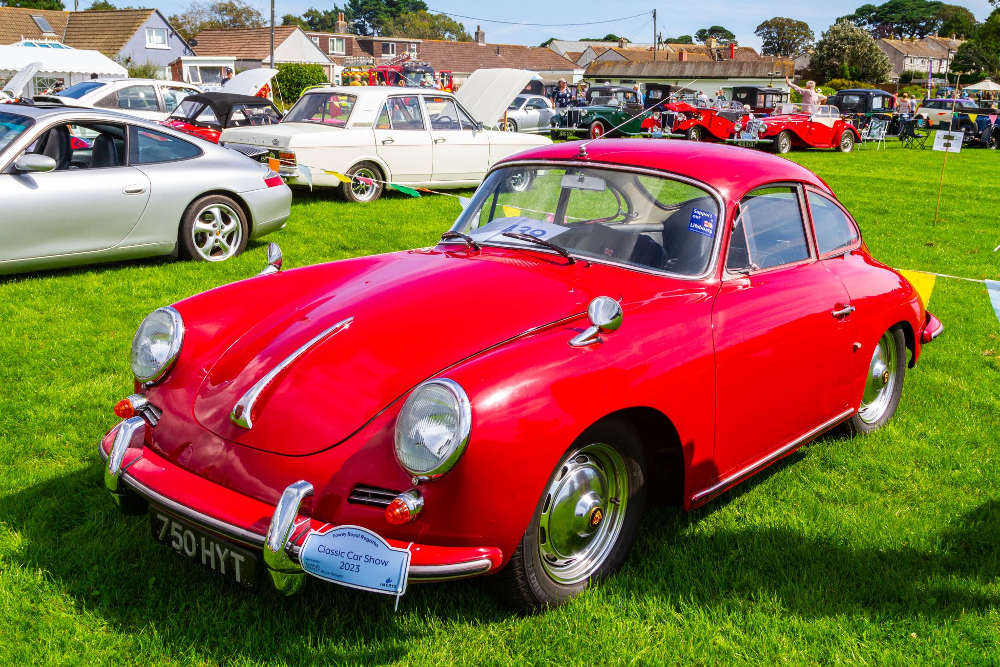 fowey-classic-car-show-and-parade-gallery-visitors