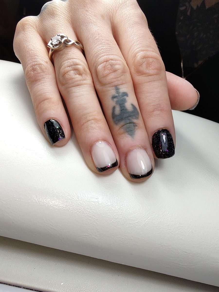 Handen biab purple french