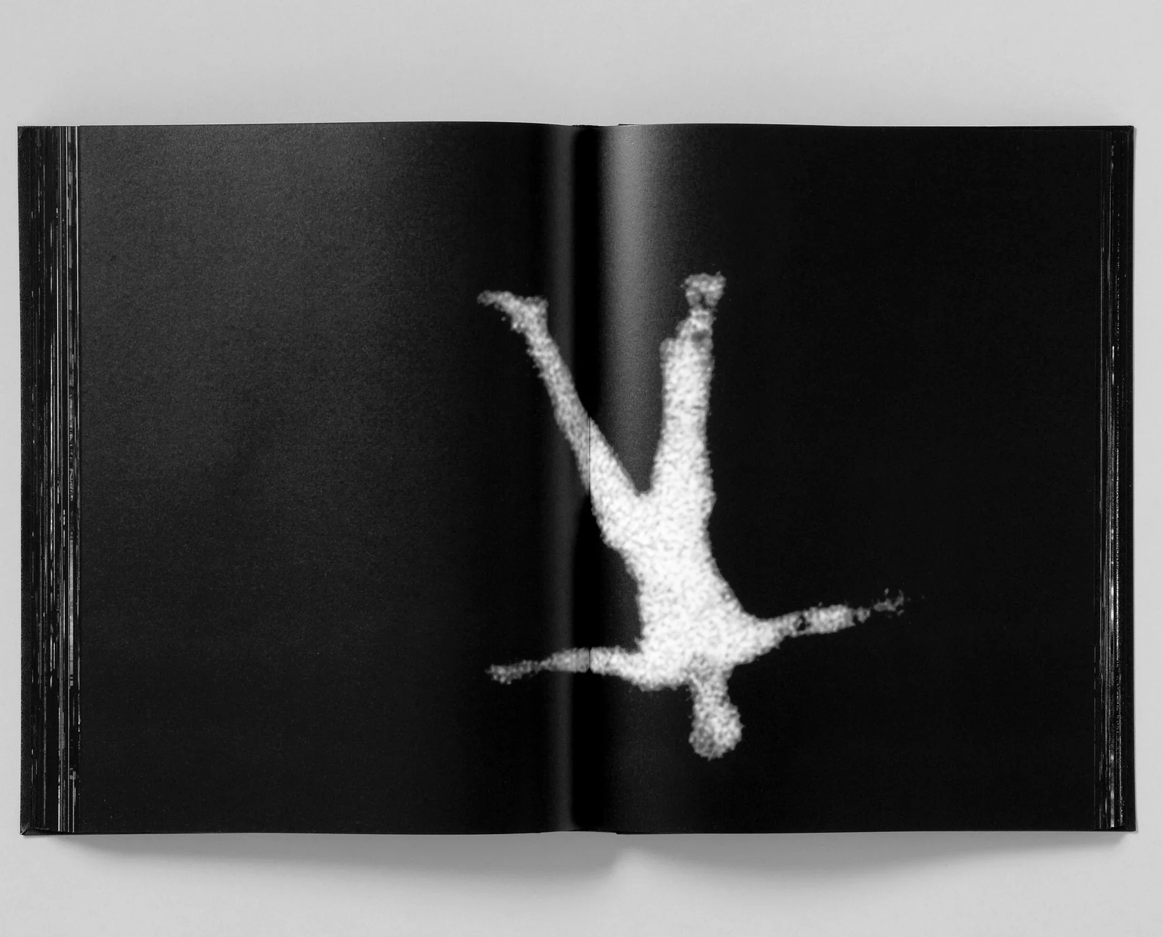 【希少本】MONUMENT/Trent Parke (3rd Printed) Trent Parke 'Monument' (3rd printing) - Fragment