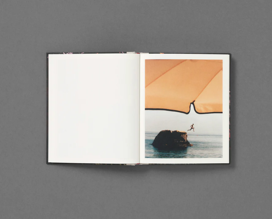 Pia Riverola 写真集『Dias』 DIAS / Pia Riverola / ON READING Online Shop