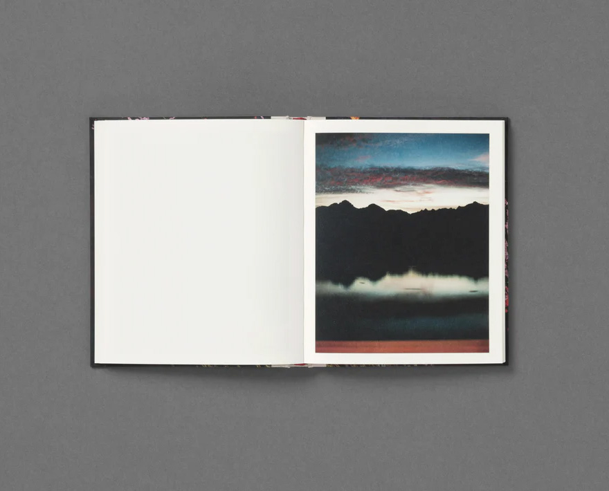 Pia Riverola 写真集『Dias』 DIAS / Pia Riverola / ON READING Online Shop