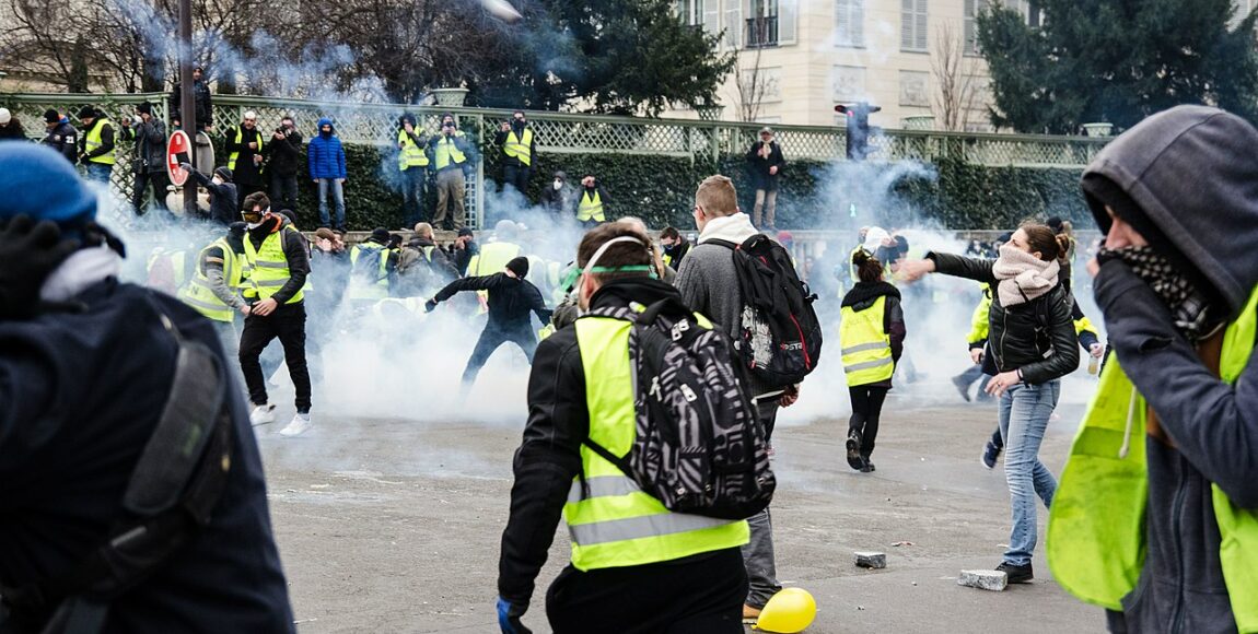 yellow vests2