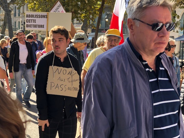 Un député agressé par des antipass