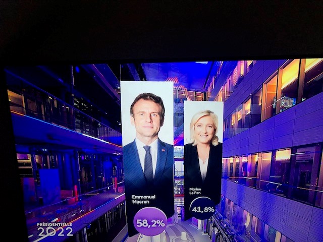 Macron réélu