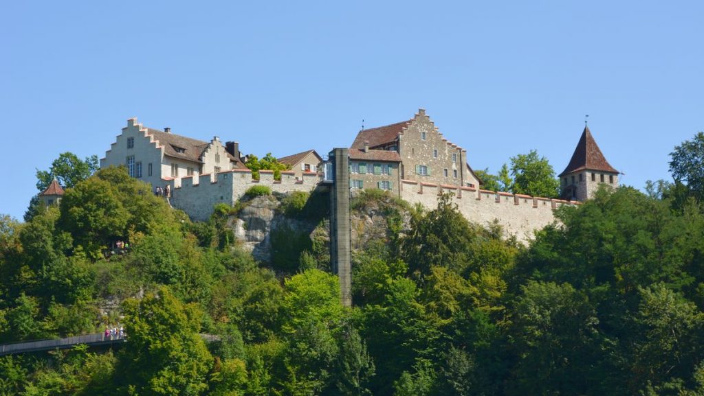 Borg Rhenfallen i Schweiz