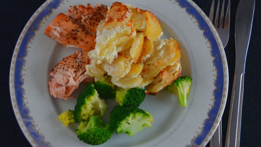 Recept på fisk - Lax med potatisgratäng
