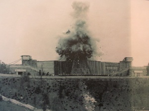Blowing up the Stalin Monument Blowing up the Stalin Monument