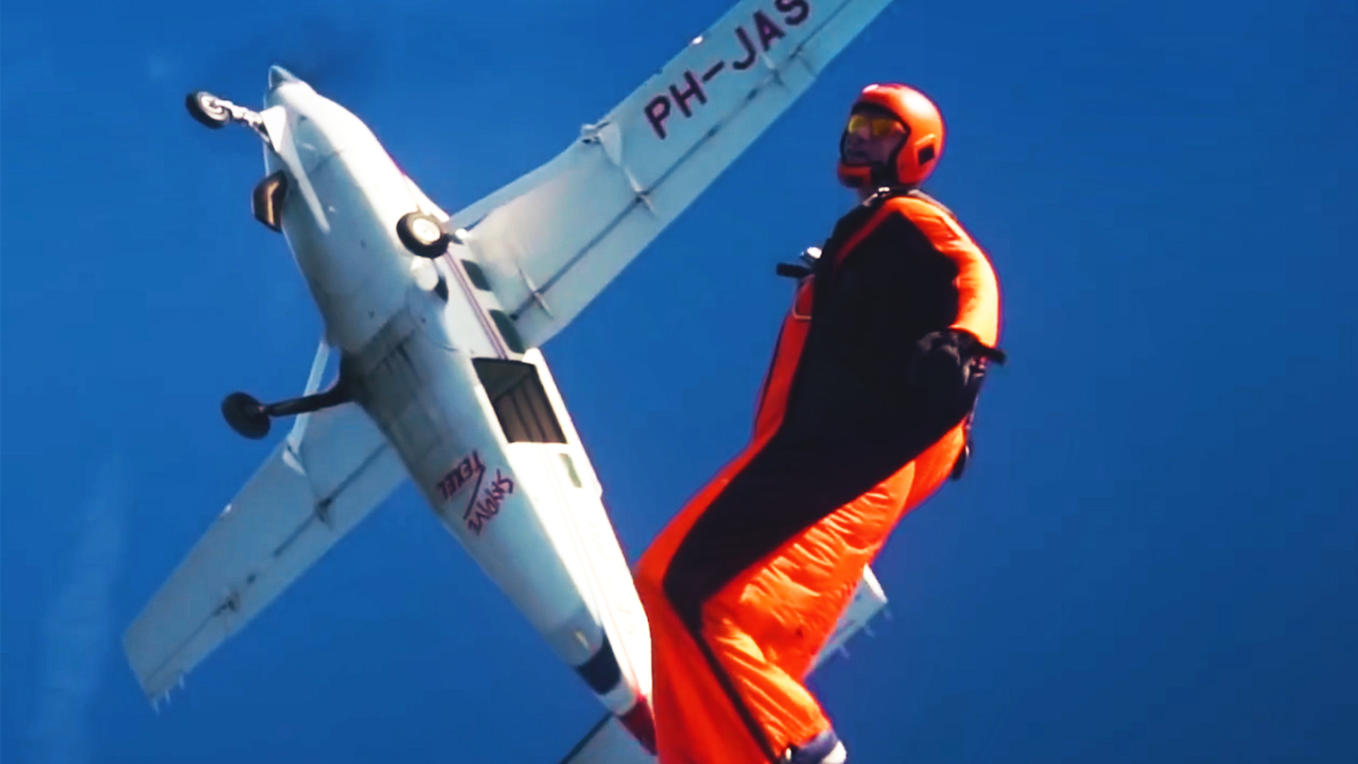 wingsuit act