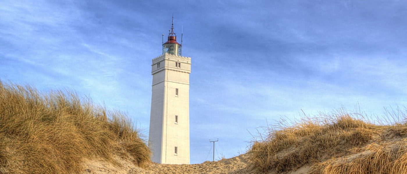 blavand-lighthouse-winter-wallpaper-preview