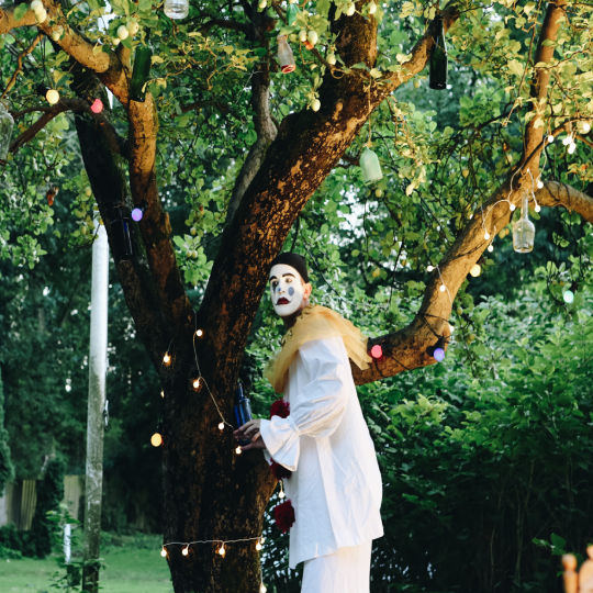 mime