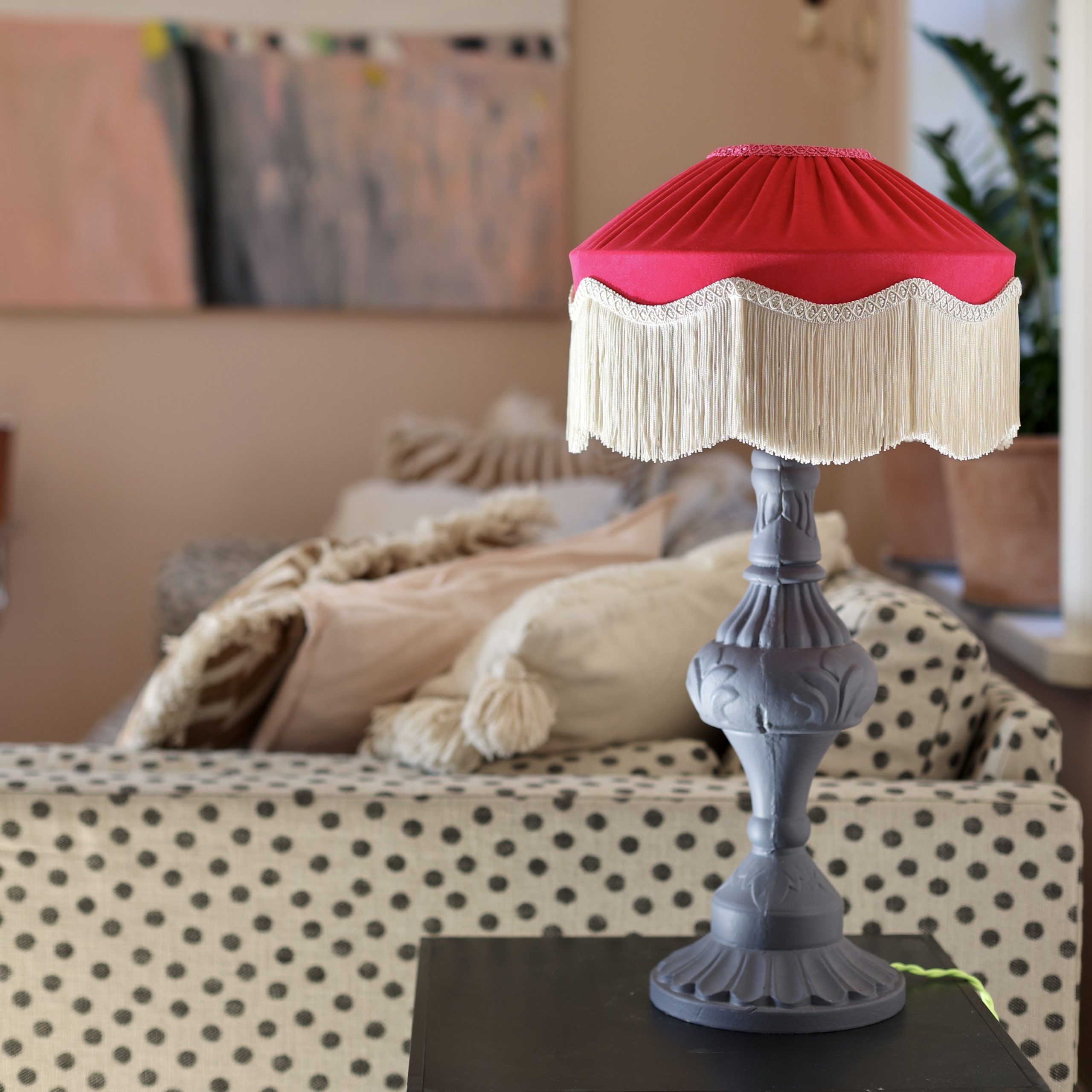 Veckad lampskärm i rosa sammet