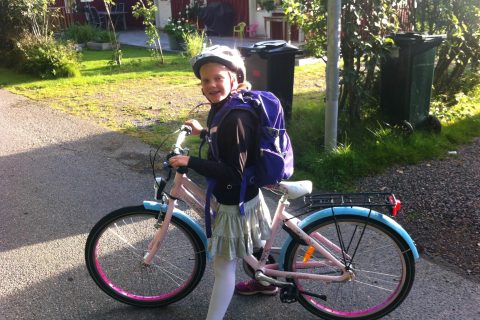 Ella på cykel