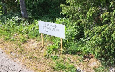 Promenera från Uvaparken till Hinkaryd naturreservat!