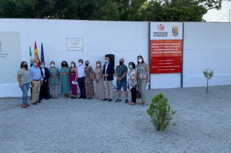 Fuente de Cantos inaugura el nuevo campo de fútbol de césped artificial Juan Iglesias ‘Juanito’