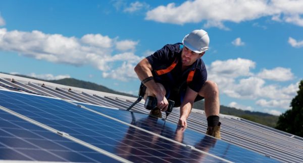 DL Energia: novità su permessi e autorizzazioni impianti fotovoltaici