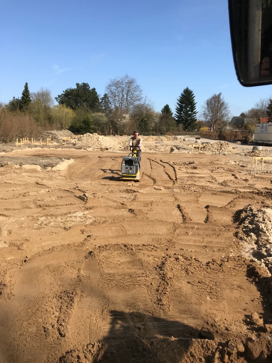 Opbankning af gruspude ved nybyggeri