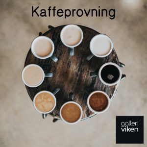 Kaffeprovning på galleriviken, visar 8 koppar med olika sorters kaffe