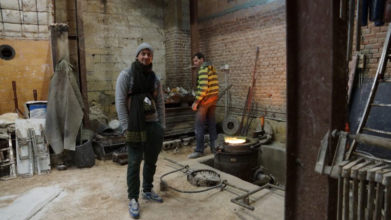 Arvid at the bronze foundry