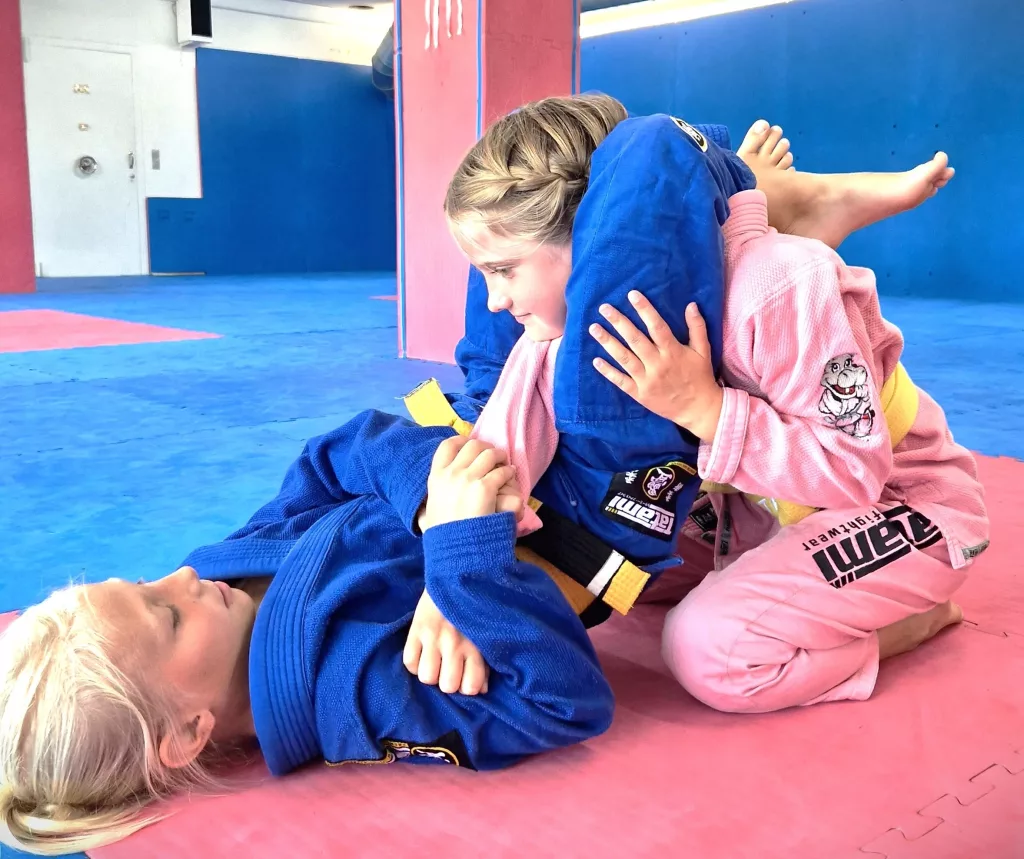 Børn der træner kampsport BJJ i Odense