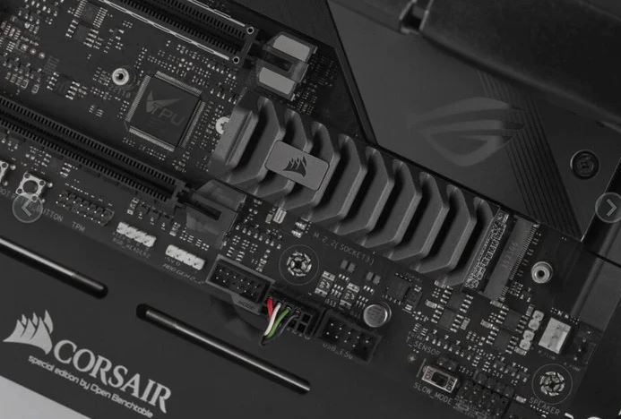 Corsair-4TB-MP600-PRO-XT-M2-NVMe-SSD