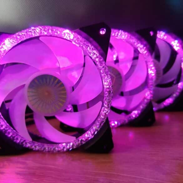 Cooler-Master-purple-RGB-blaeser-kabinet-120mm-Masterfan