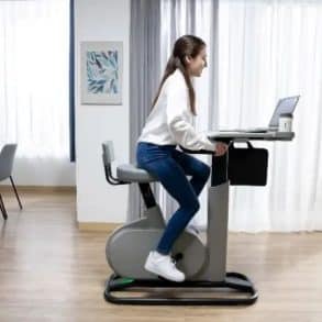 CES 2023 Træn mens du arbejder på eKinekt Bike Desk