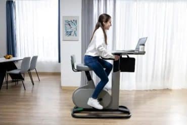 CES 2023 Træn mens du arbejder på eKinekt Bike Desk