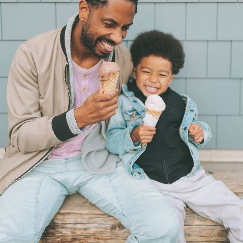 Dad_and_son_eating_ice_cream