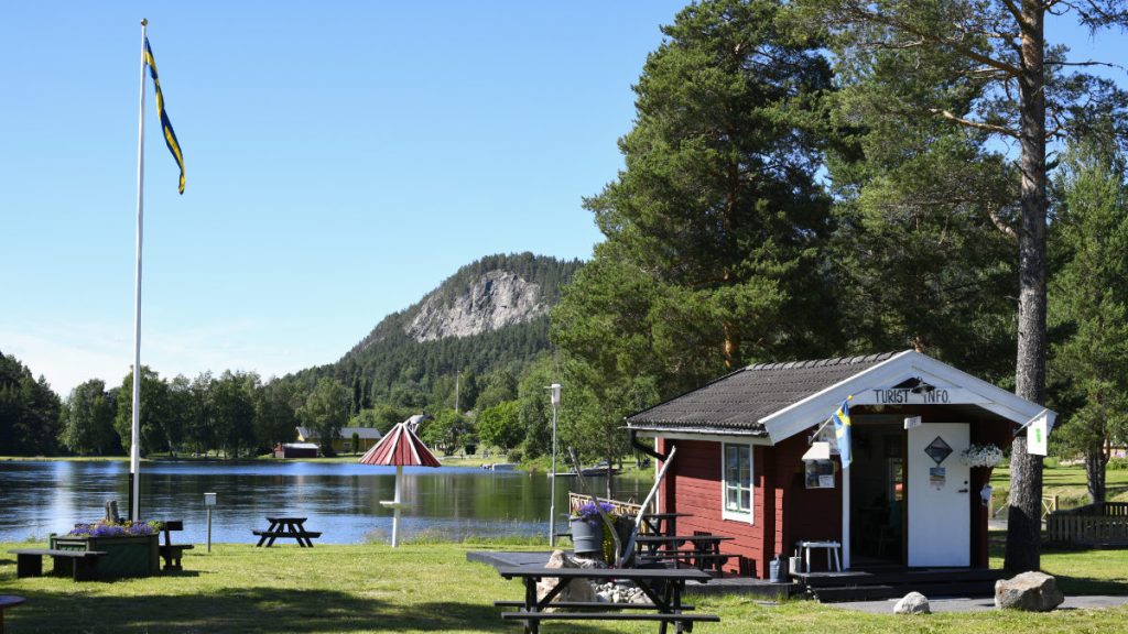 Utsikt över Indalsälven från rastplats och turistbyrå. Foto: Peter Ladan.