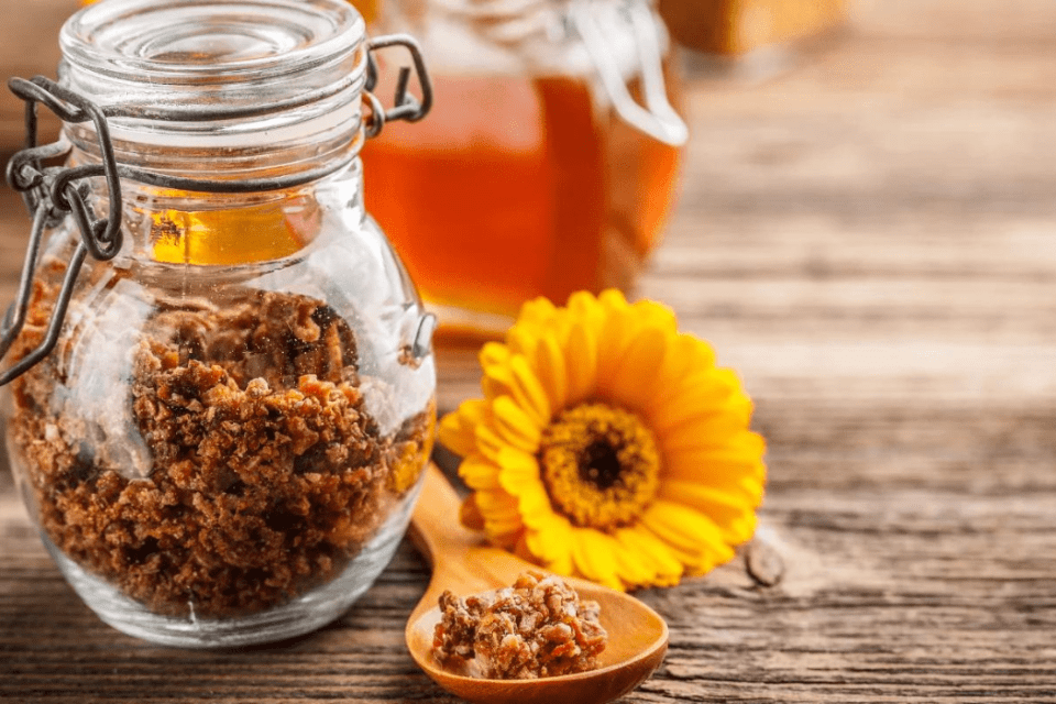 Propolis im Glas