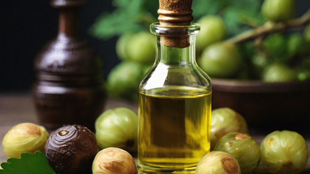 Amla Öl in einer Glasflasche zum graue Haare aufpeppen