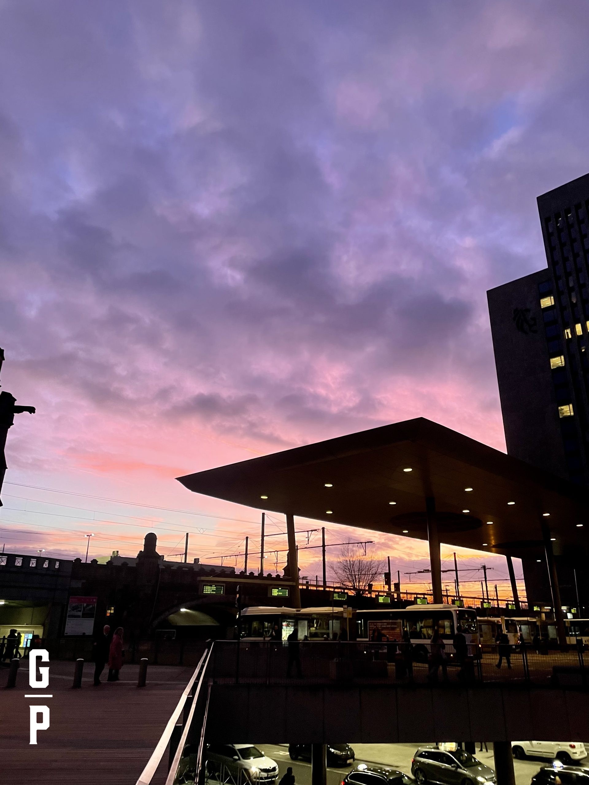 Beautiful sky above Gent-Sint-Pieters on a chilly Friday evening. 03/02/2023 - 18u00