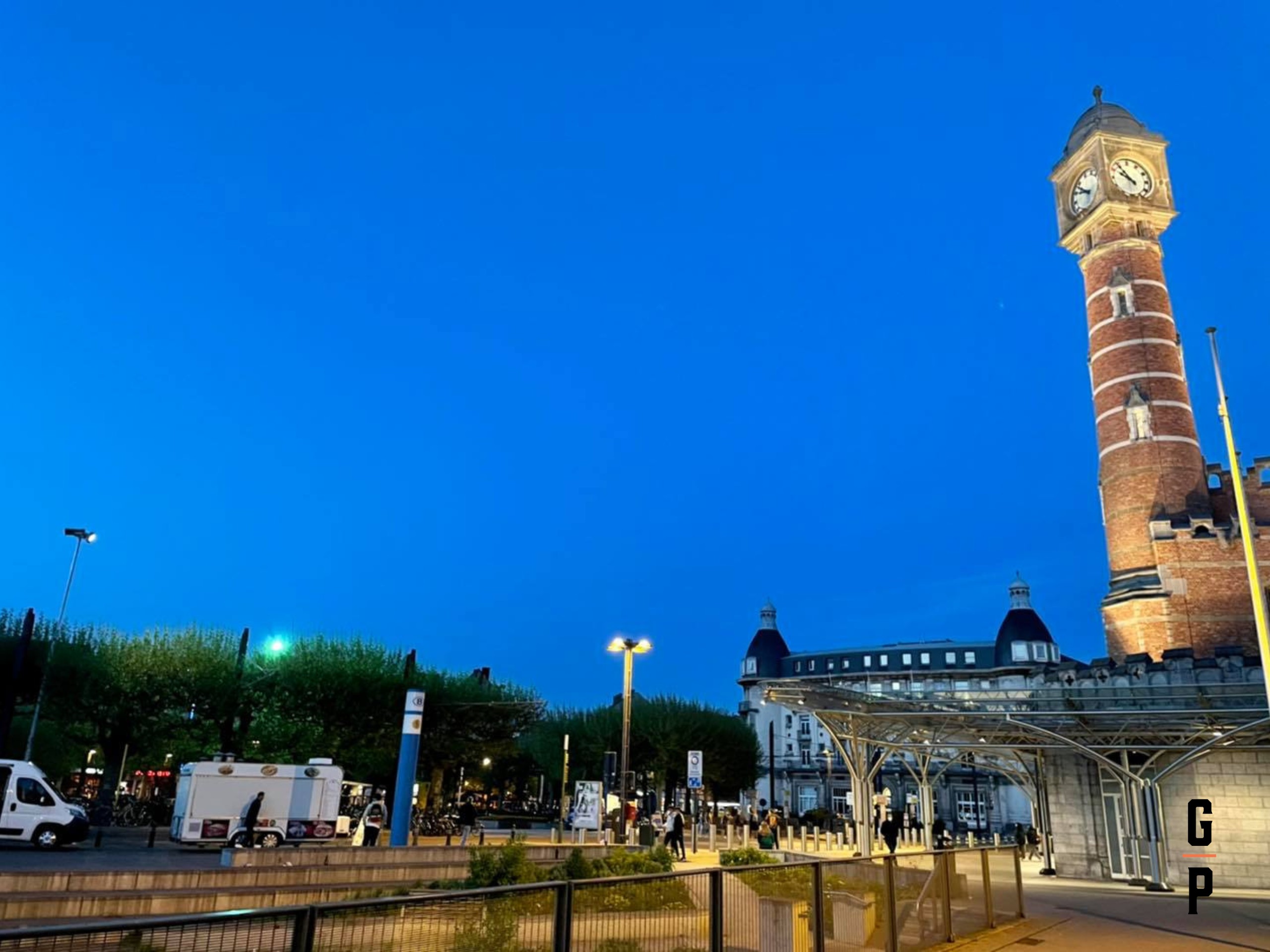 Same station, different angle. 13/05/2021 - 21u55