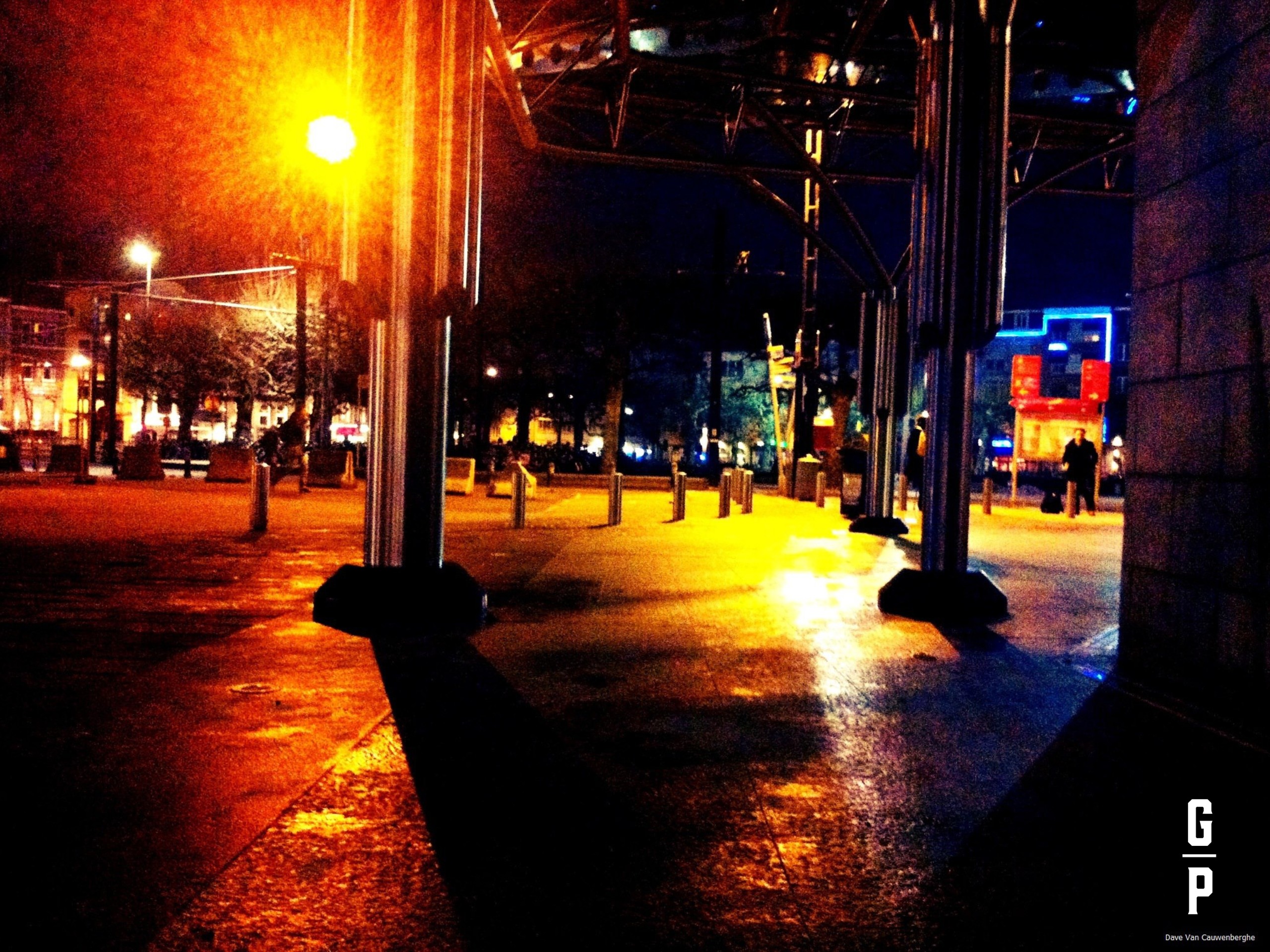 Blinding lights. 15/02/2013 - 19u34