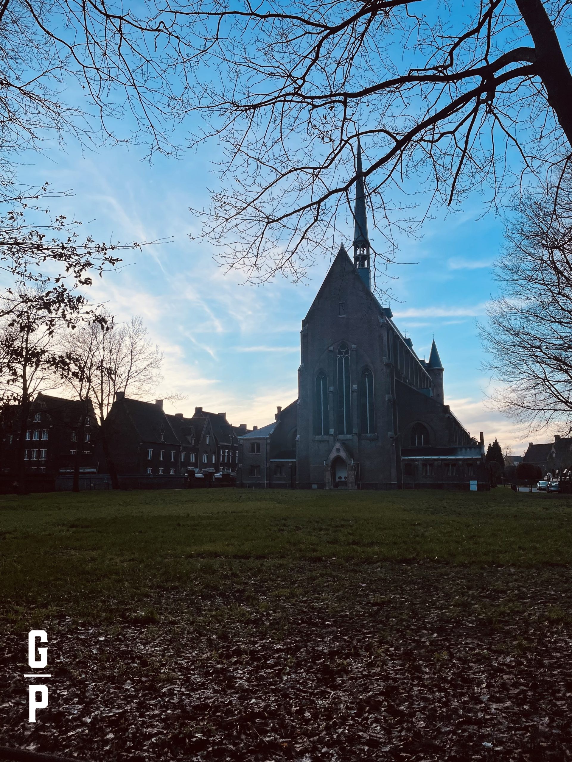 A wintry afternoon walk across the beguinage. 17/01/2023 - 16u43