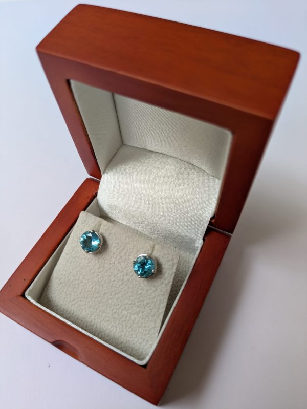 9ct White Gold Apatite Earrings