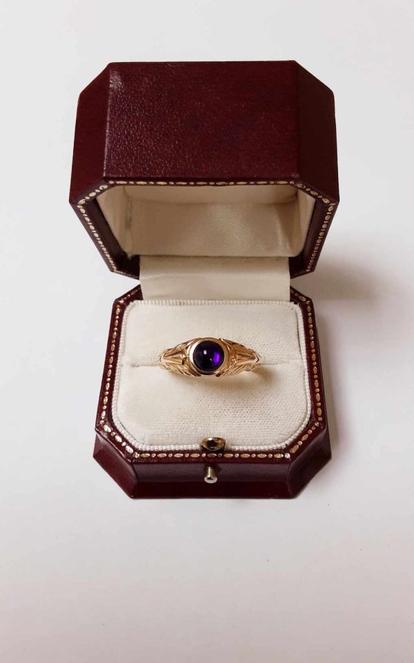 Vintage 14ct Gold Cabochon Amethyst Dress Ring - Image 2