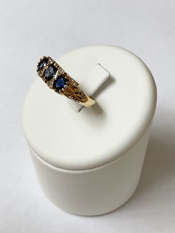 Vintage 18ct Gold Diamond & Sapphire Ring - Image 2