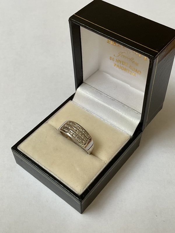 18ct White Gold Diamond Ring